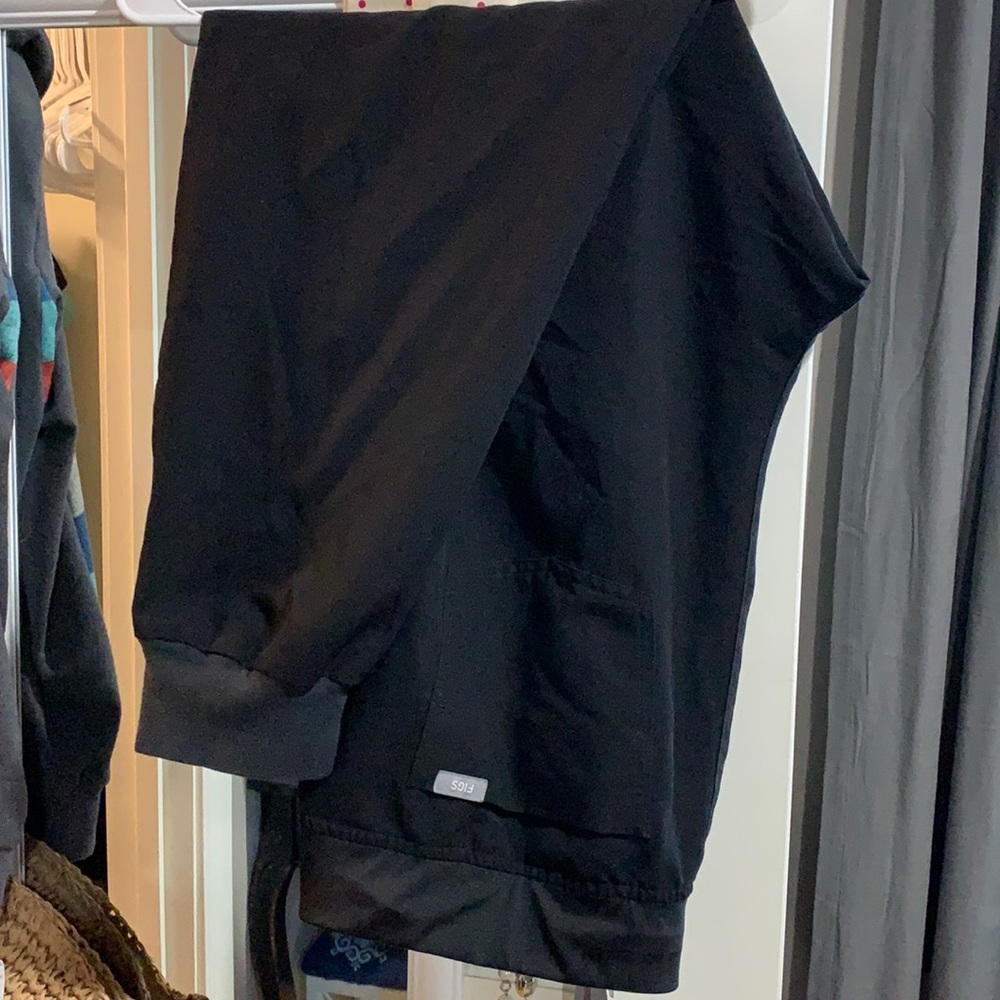 Figs Women's Black Zamora-Jogger Scrub Pants